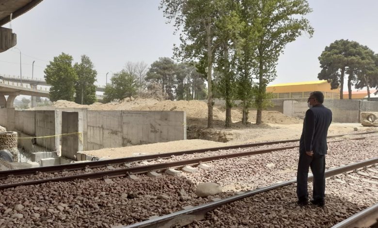 بازدید فرماندار قدس از روند احداث پروژه زیرگذر پل کاووسیه