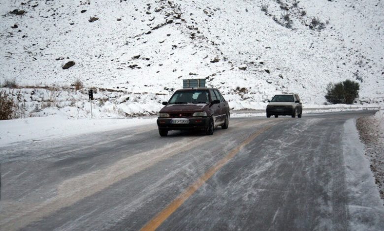 بارش برف در جاده های هراز و فیروزکوه
