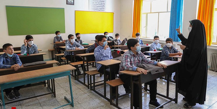 مدارس استان تهران امروز دو ساعت زودتر تعطیل می‌شوند