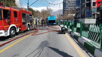 آتش گرفتن اتوبوس بی آر تی در خیابان ولیعصر تهران