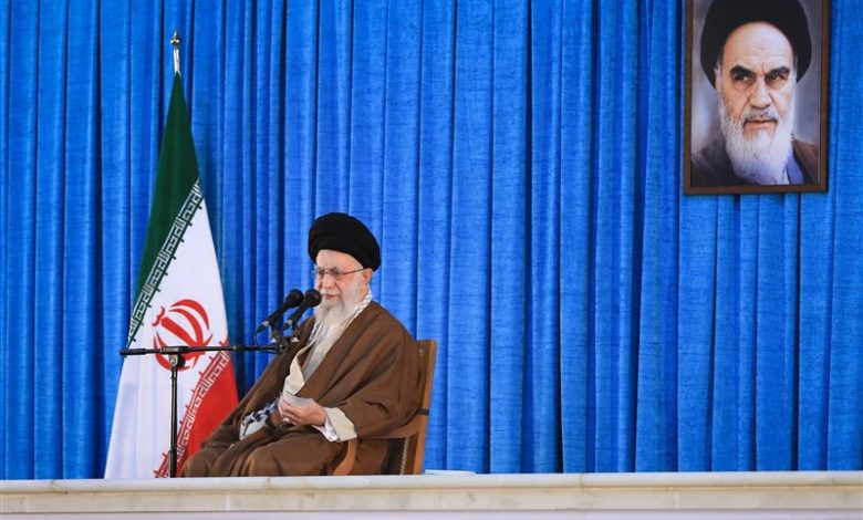 رهبر انقلاب: دشمنی استکبار با عقب‌نشینی‌های موضعی تمام نمی‌شود/ هرکس ایران را دوست دارد باید برای ترویج امید و ایمان تلاش کند