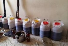 ۱۰۰۰ لیتر مشروبات الکلی از یک واحد مسکونی در ملارد کشف شد