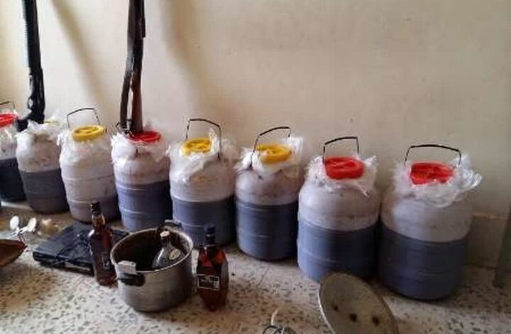 ۱۰۰۰ لیتر مشروبات الکلی از یک واحد مسکونی در ملارد کشف شد