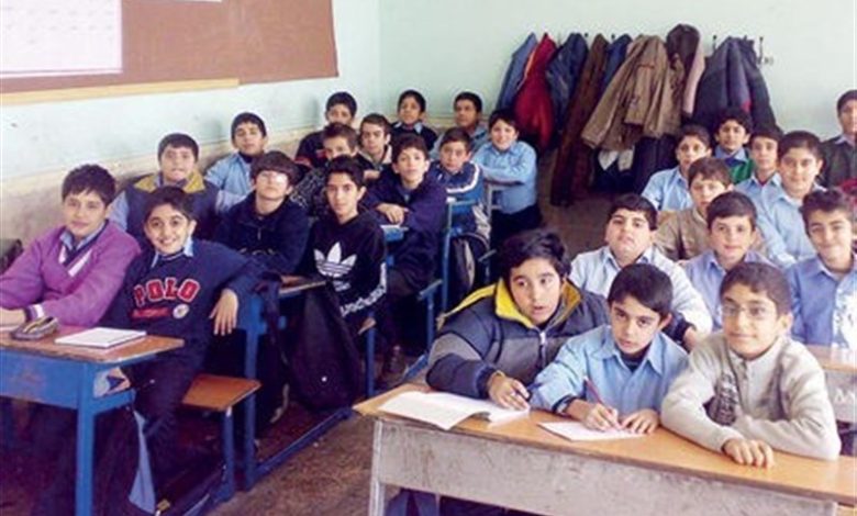 کمبود ۱۰۰ کلاس درس در کهریزک/ تراکم ۴۵ نفره دانش‌آموزی در مسکن مهر