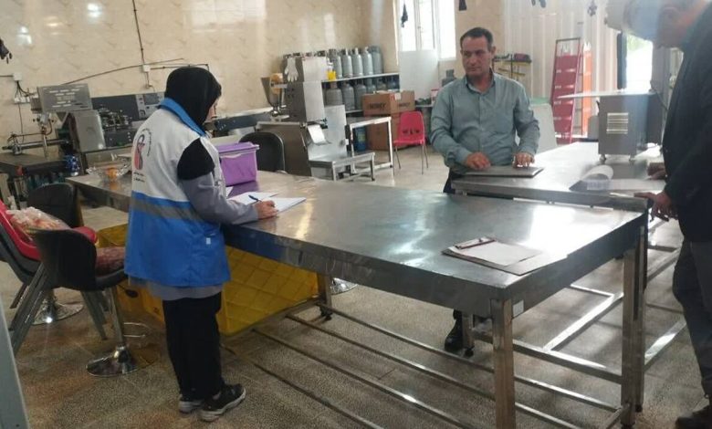 کارگاه غیرمجاز تولید همبرگر دست ساز در ملارد تعطیل شد