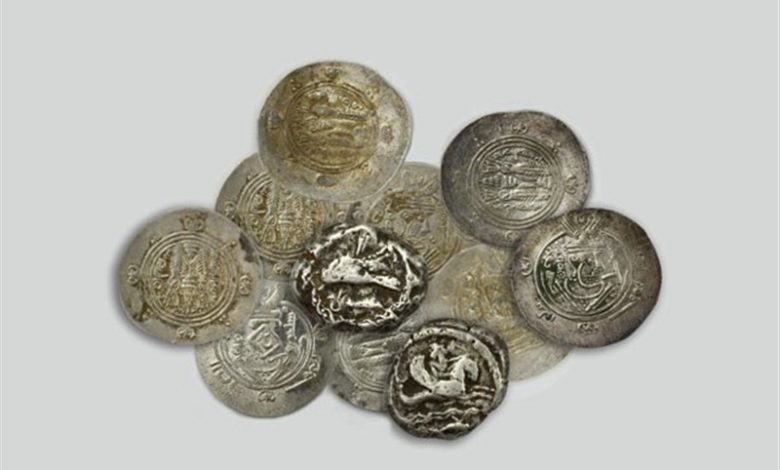 کشف ۱۰ سکه اشکانی و ۳ تندیس گلی در ورامین