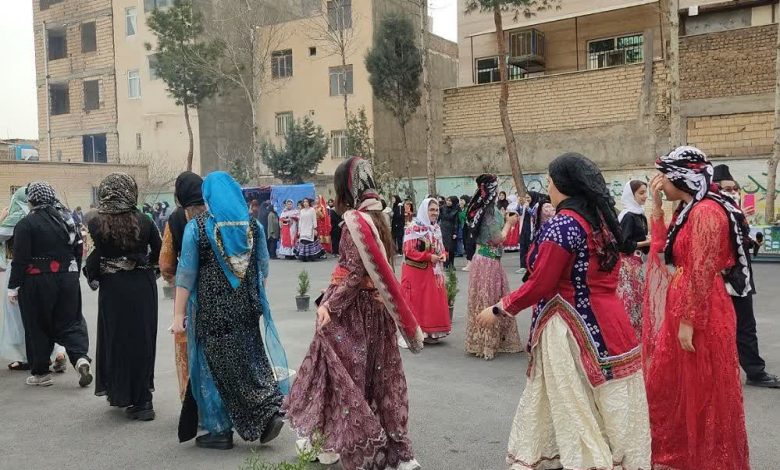 جشنواره نوروزی اقوام ایرانی توسط دانش‌آموزان وحیدیه‌ای در شهریار برگزار شد