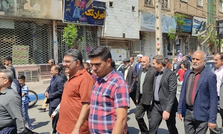 راهپیمایی مردم شهر وحیدیه در حمایت از عملیات وعده صادق