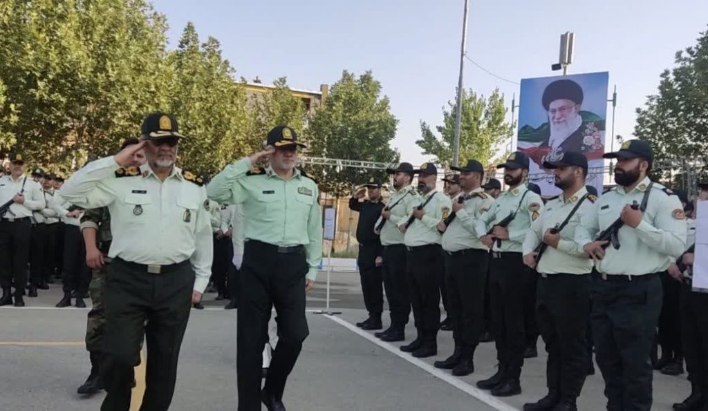 جانشین نیروی انتظامگزارش تصویری| حضور سردار قاسم رضایی در صبحگاه عمومی فرماندهی انتظامی غرب استان تهرانی کشور با حضور در شهرستان شهریار در مراسم صبحگاه عمومی فرماندهی انتظامی غرب استان تهران شرکت نمود.