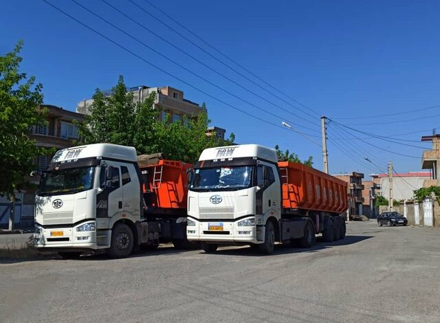 برخورد باکامیون های پارک شده در معابر عمومی پرند