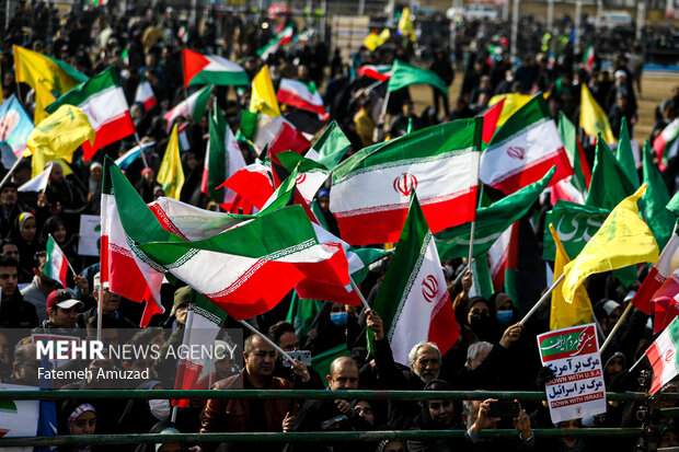 حماسه حضور در استان تهران؛جشن ۴۶ سالگی انقلاب برپا شد