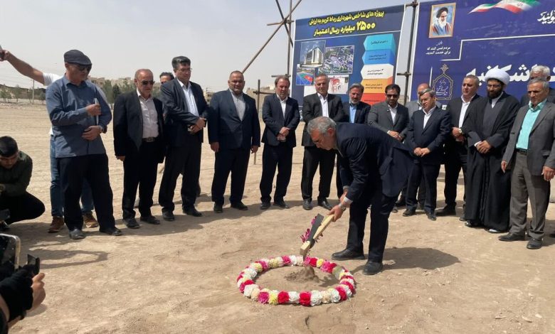 آئین کلنگ زنی ۵ پروژه عمرانی و فرهنگی در رباط کریم برگزار شد