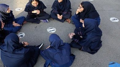 چرا نوجوانان از خانواده فاصله می‌گیرند و جذب دوستانشان می‌شوند؟