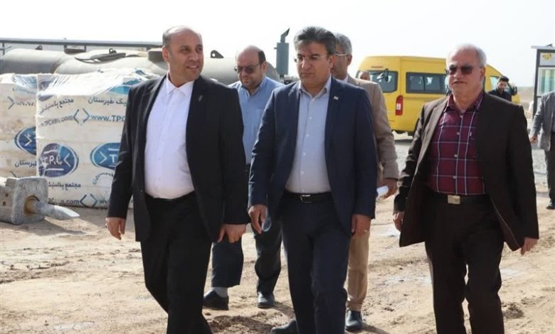بزرگترین مزرعه انرژی خورشیدی استان تهران در ورامین کلید خورد